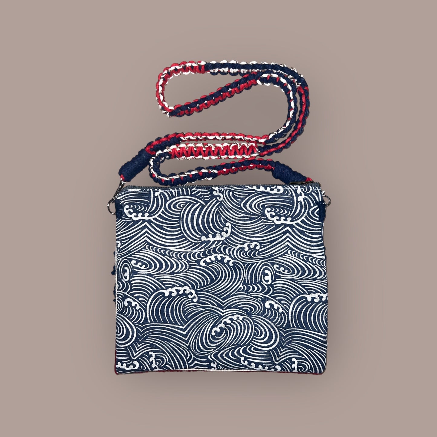 Patriotic Wavy Zipper Purse
